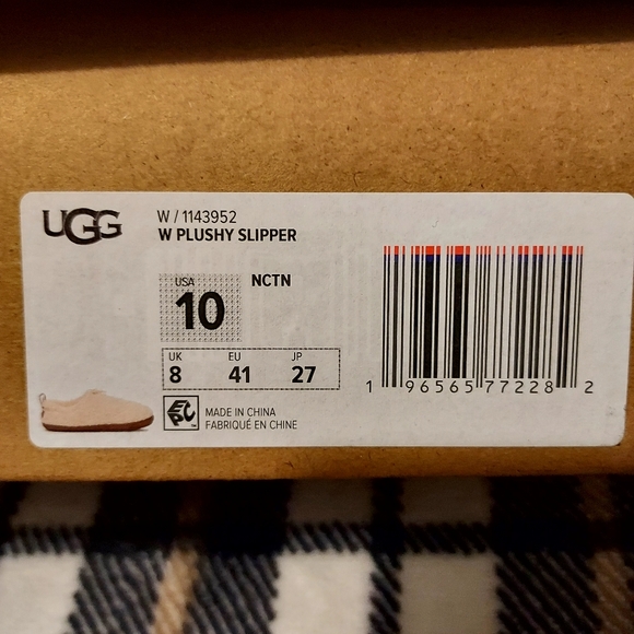 UGG Plushy Sleepers - Picture 6 of 6